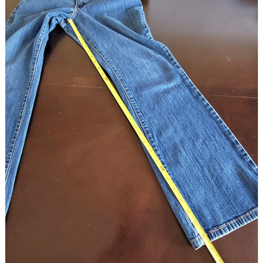LEVIS 550 Relaxed Boot Cut Medium Wash Denim Jeans Womens Size 10 Medium - Picture 13 of 16